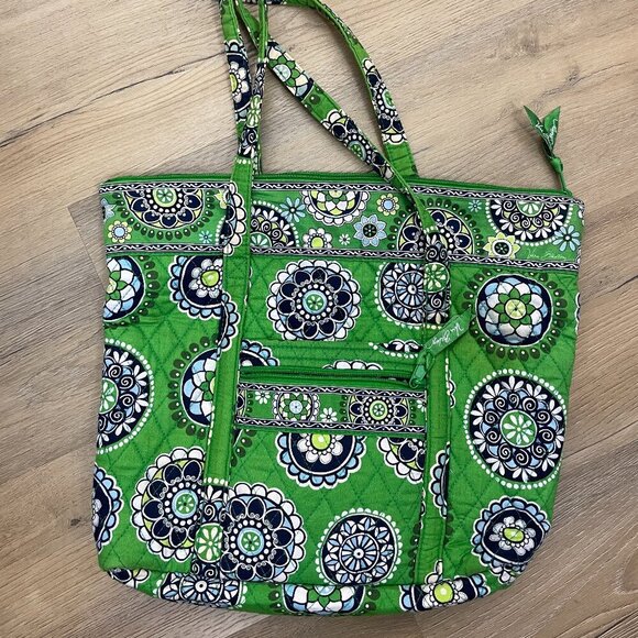 Vera Bradley Handbags - Vera Bradley Floral Circle Green/Navy Shoulder Tote Bag 12"x11"!